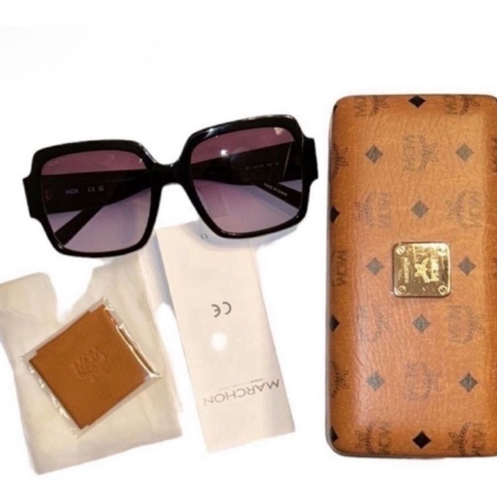 MCM FULL INCLUSION Sunglasses with case